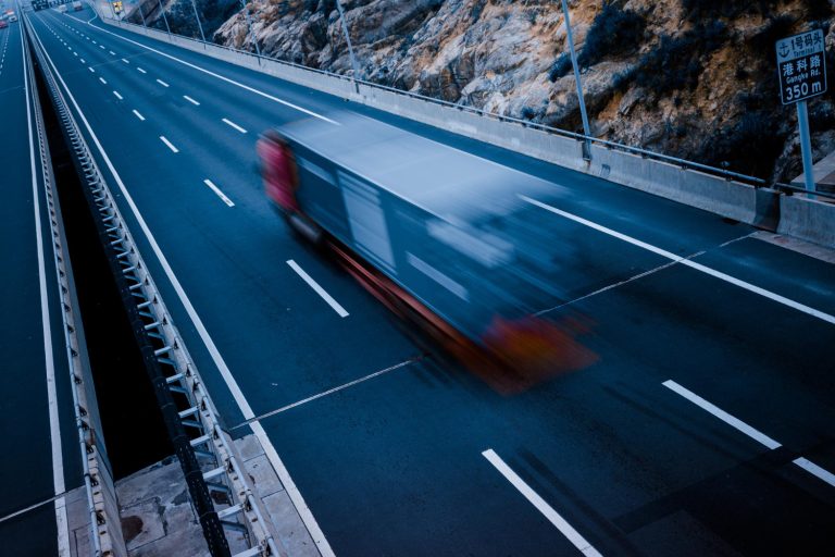 Ładunki high-value – strategie bezpieczeństwa w transporcie międzynarodowym